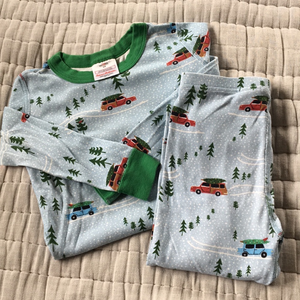 Christmas Jammies! Hanna Andersson winter scene.
